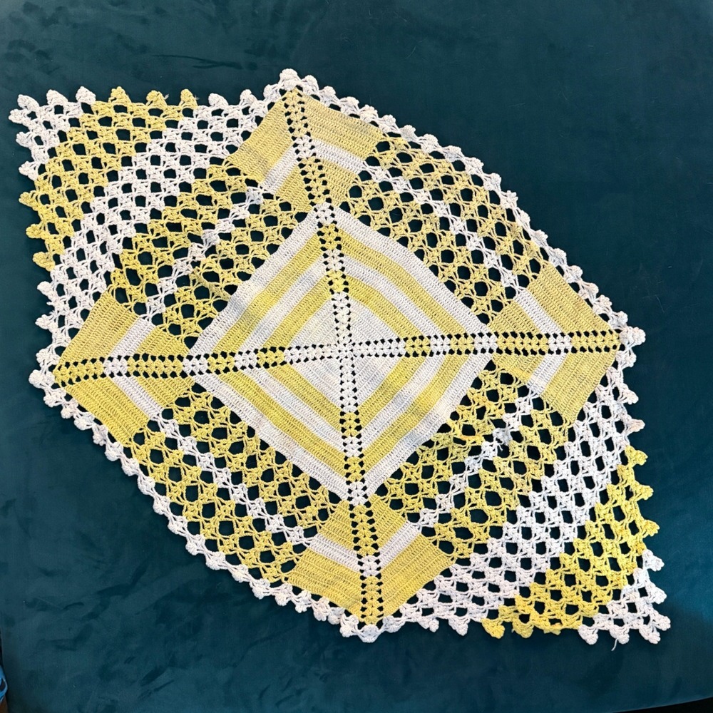 Handmade Crochet Table‎ Runner Doily Yellow White Lace Trim Vintage